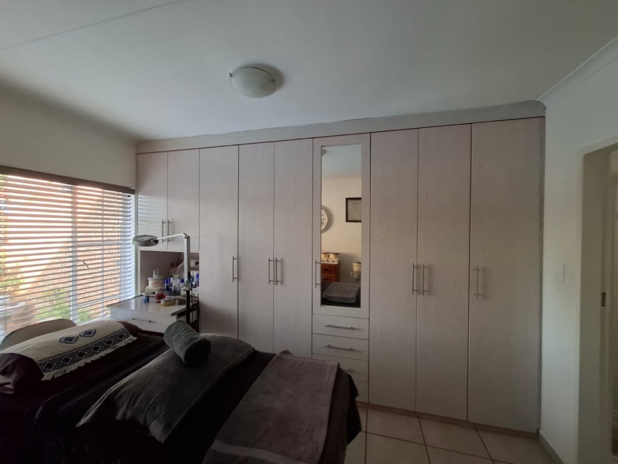 3 Bedroom Property for Sale in Safari Gardens North West